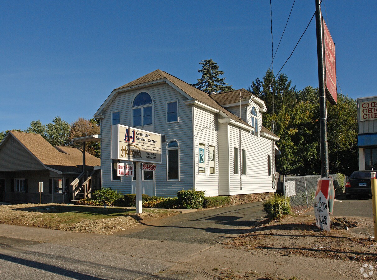 674 Farmington Ave, Bristol, CT 06010