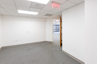 999 Brickell Ave, Miami, FL for lease Interior Photo- Image 2 of 25