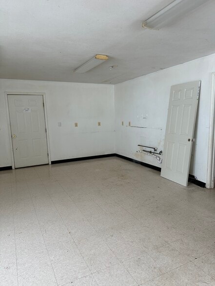 6300 W Port Bay Rd, Wolcott, NY for lease - Building Photo - Image 2 of 7