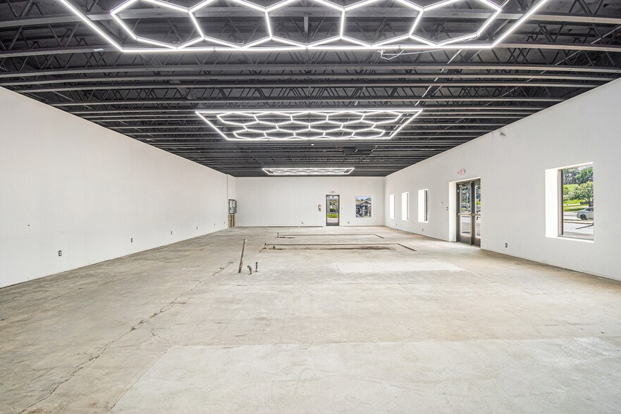 3525 N 90th St, Omaha, NE for sale - Building Photo - Image 3 of 26