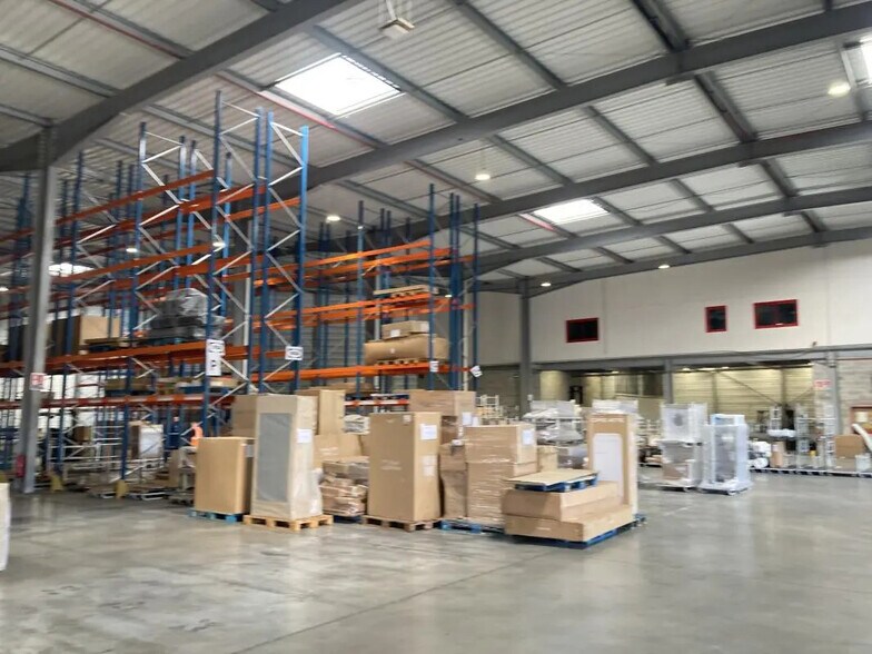 Office in Saint-Raphaël for lease - Building Photo - Image 3 of 15