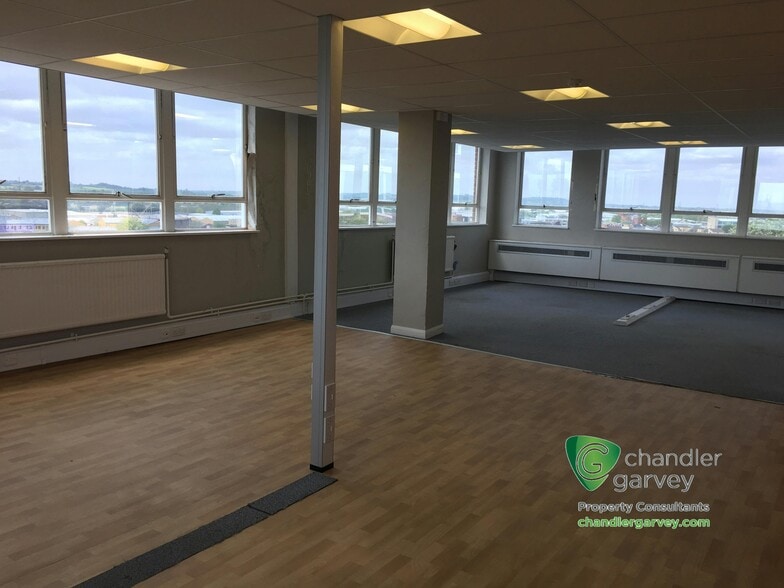 Oxford Rd, Aylesbury for lease - Building Photo - Image 3 of 7