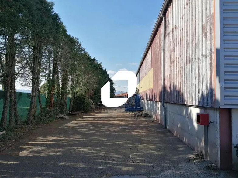 Flex in Jassans-Riottier for lease - Building Photo - Image 2 of 9