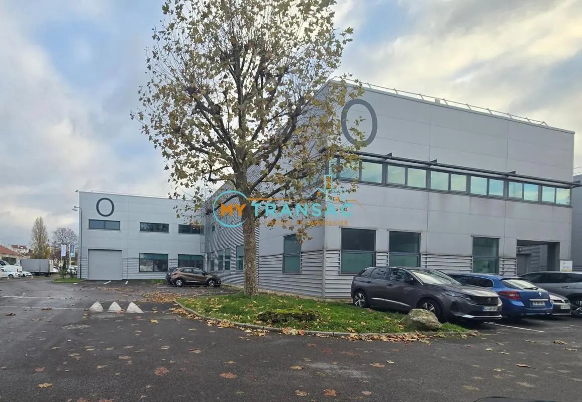 Flex in Ivry-sur-Seine for lease Building Photo- Image 1 of 8