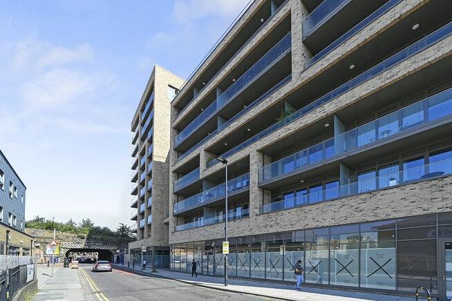 122 Vallance Rd, London for sale Primary Photo- Image 1 of 1