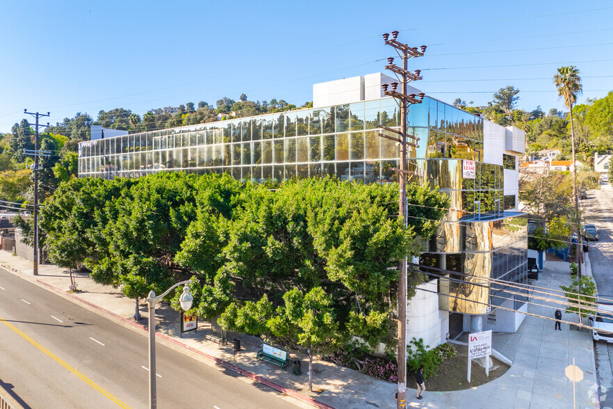 3151 Cahuenga Blvd W, Los Angeles, CA for lease - Building Photo - Image 2 of 6