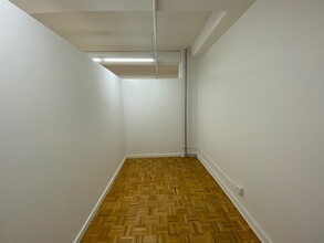 325 W 38th St, New York, NY for lease Building Photo- Image 1 of 5