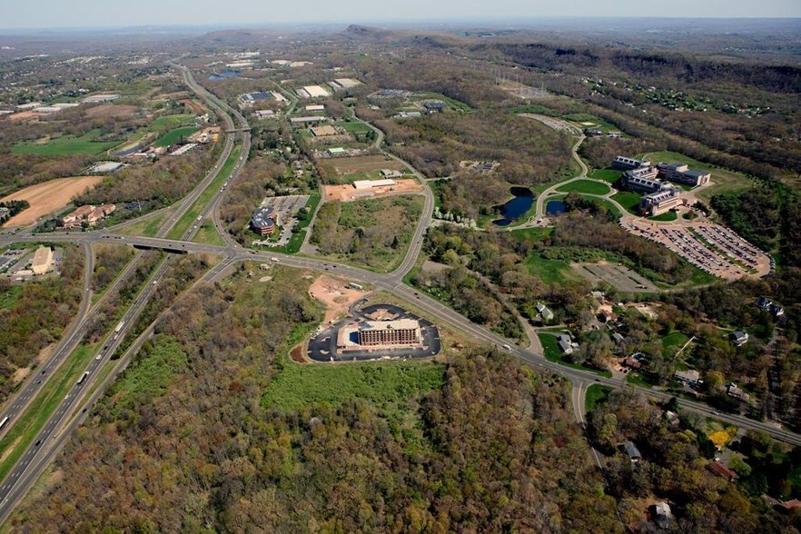 2 Research Pky, Wallingford, CT for sale - Primary Photo - Image 1 of 1