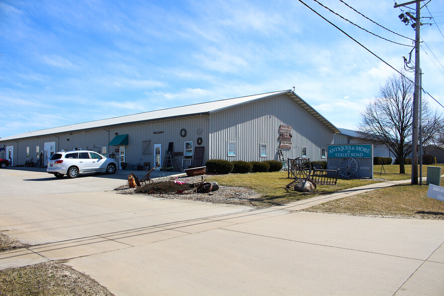 606 S Staley Rd, Champaign, IL for lease - Building Photo - Image 1 of 6