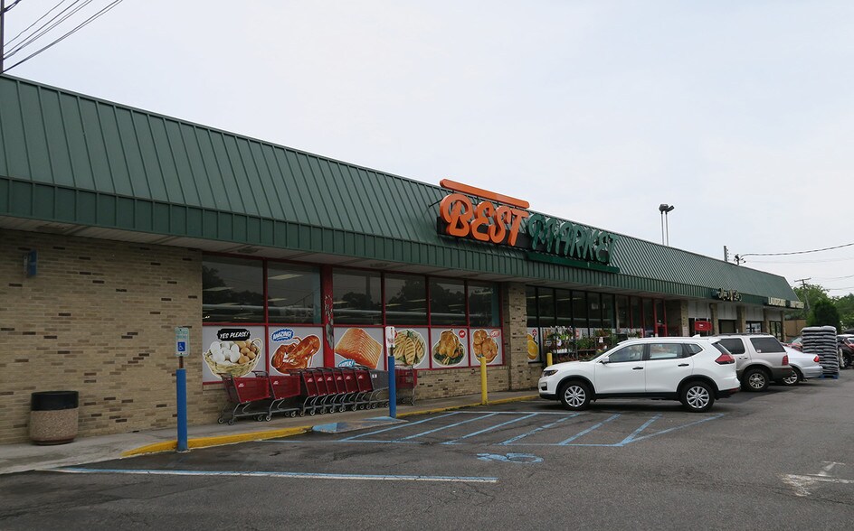 3 Udall Rd, West Islip, NY 11795 Retail for Lease