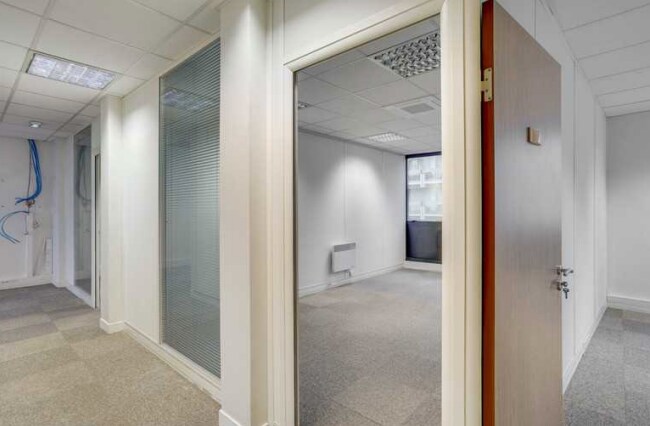 16 Rue Friant, Paris for lease Interior Photo- Image 1 of 8