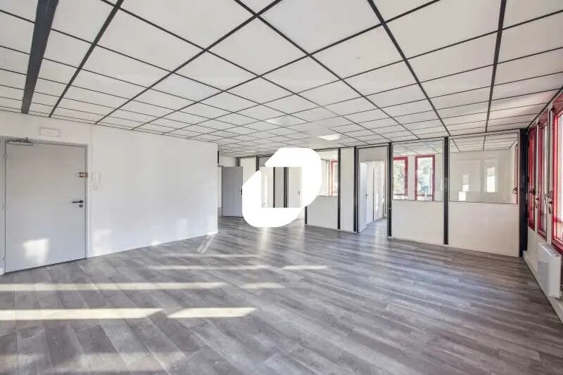 Flex in Les Ulis for sale - Building Photo - Image 2 of 10