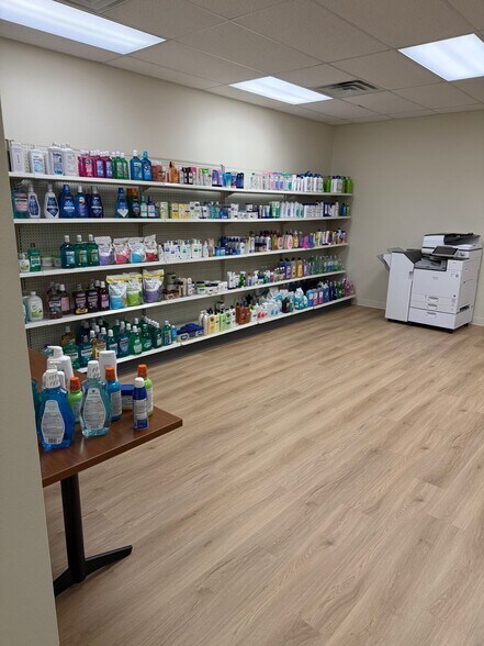 303 SW 18th St, Bentonville, AR for lease - Building Photo - Image 3 of 8