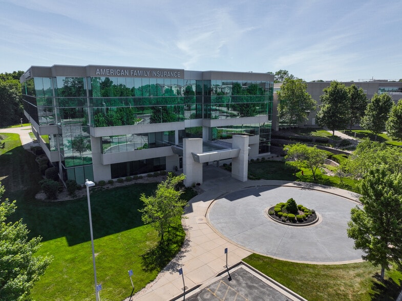 4802 Mitchell Ave, Saint Joseph, MO for lease - Building Photo - Image 3 of 10