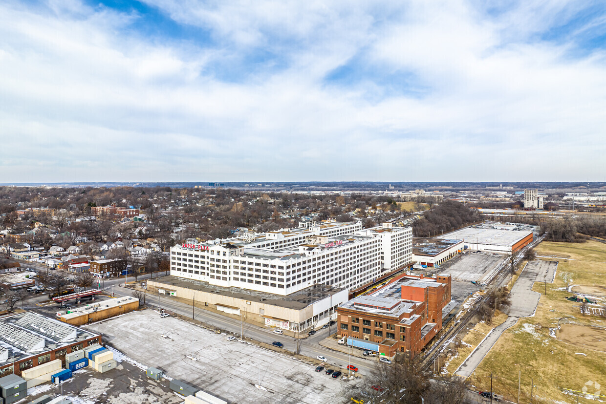 6200 Saint John Ave, Kansas City, MO for lease Building Photo- Image 1 of 4