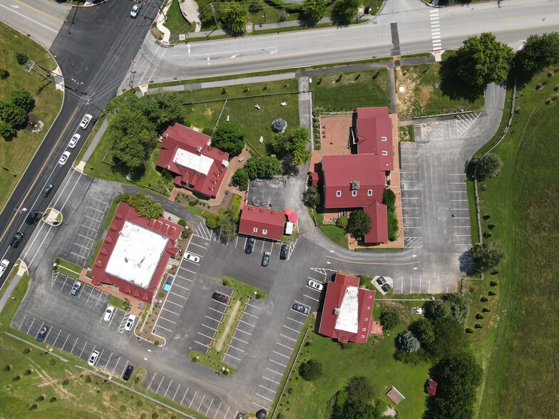 213 Pottstown Pike, Chester Springs, PA for sale - Building Photo - Image 1 of 1