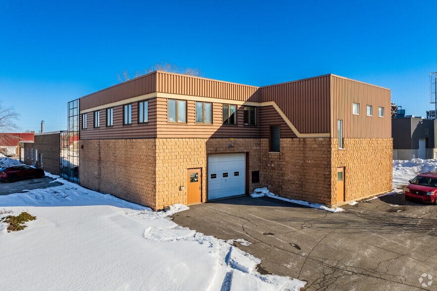 8300 Rue De L'industrie, Montréal, QC for sale - Building Photo - Image 1 of 6