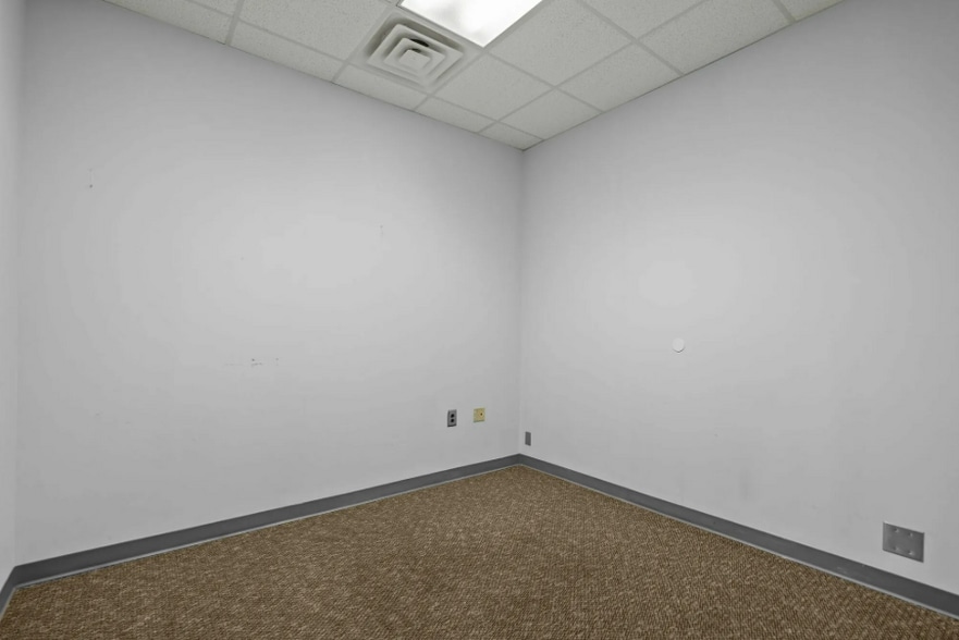 2909 Market St, Wilmington, NC for sale - Interior Photo - Image 3 of 13