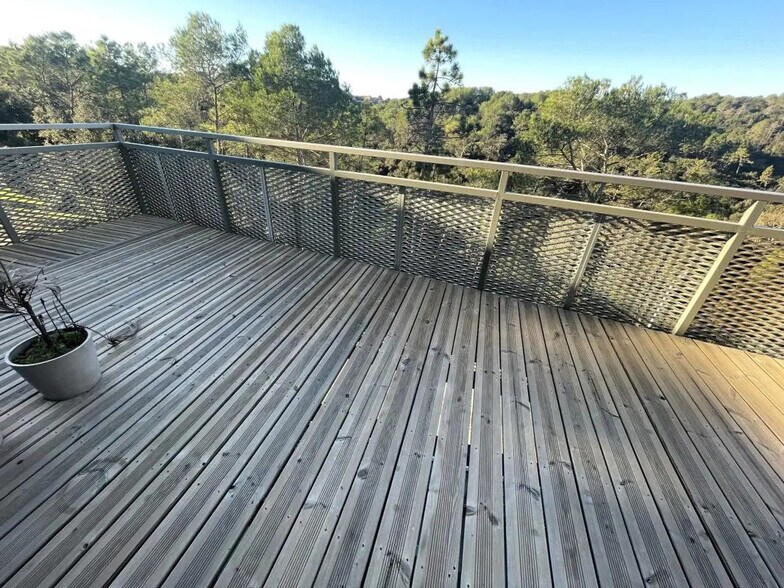 Office in Biot for lease - Building Photo - Image 3 of 12