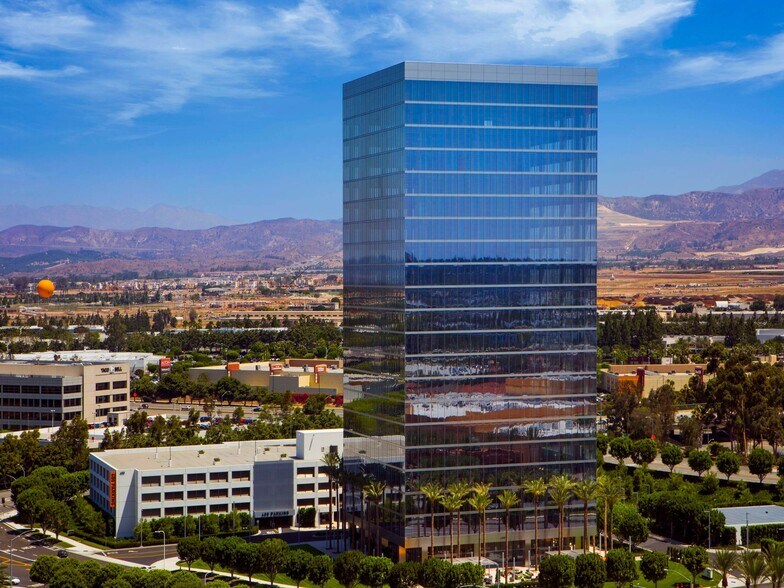 400 Spectrum Center Dr, Irvine, CA for lease - Building Photo - Image 1 of 21