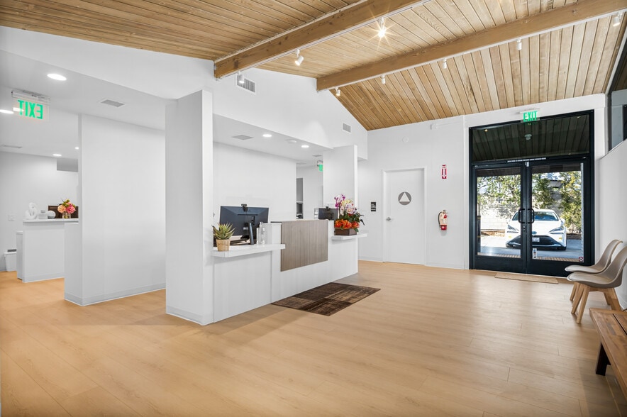 2077 Harbor Blvd, Costa Mesa, CA for lease - Interior Photo - Image 3 of 3