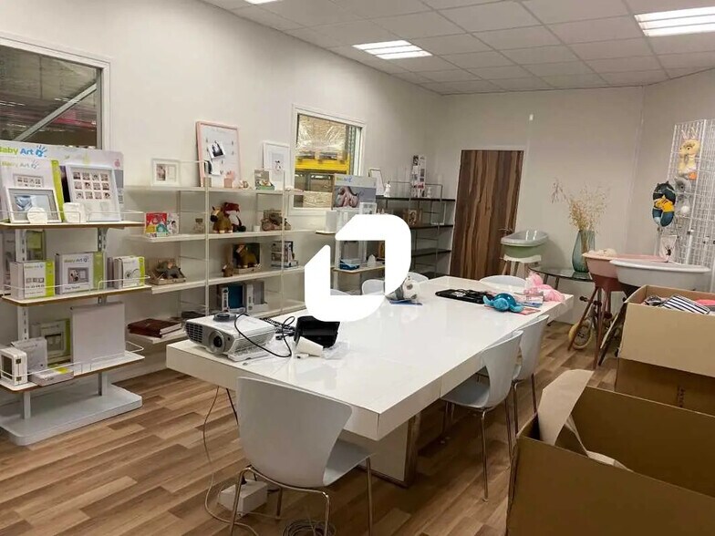 Flex in Méré for sale - Interior Photo - Image 2 of 9