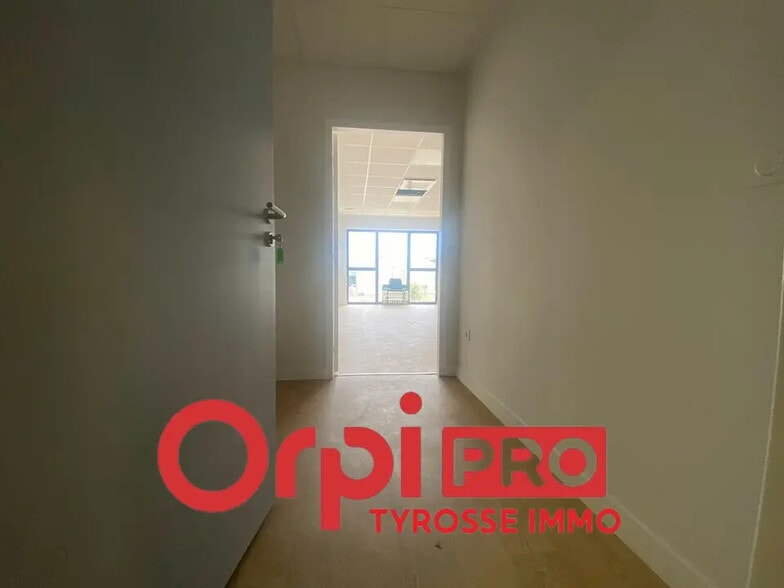 Office in Angresse for sale - Interior Photo - Image 3 of 4