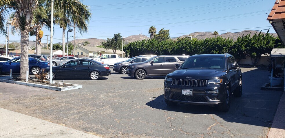 2525 Thompson, Ventura, CA for sale - Building Photo - Image 2 of 5