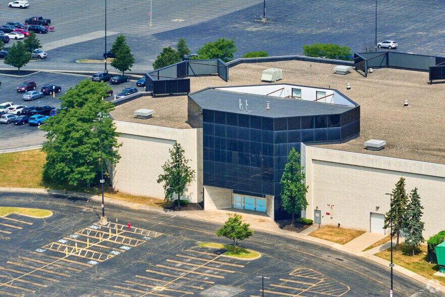 1 Medley Centre Pky, Rochester, NY for sale - Primary Photo - Image 1 of 1