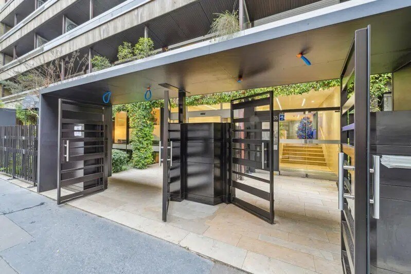 33-35 Rue De Chazelles, Paris for lease - Building Photo - Image 3 of 3