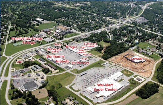 200-232 Huck Finn Shopping Ctr, Hannibal, MO for sale - Primary Photo - Image 1 of 1