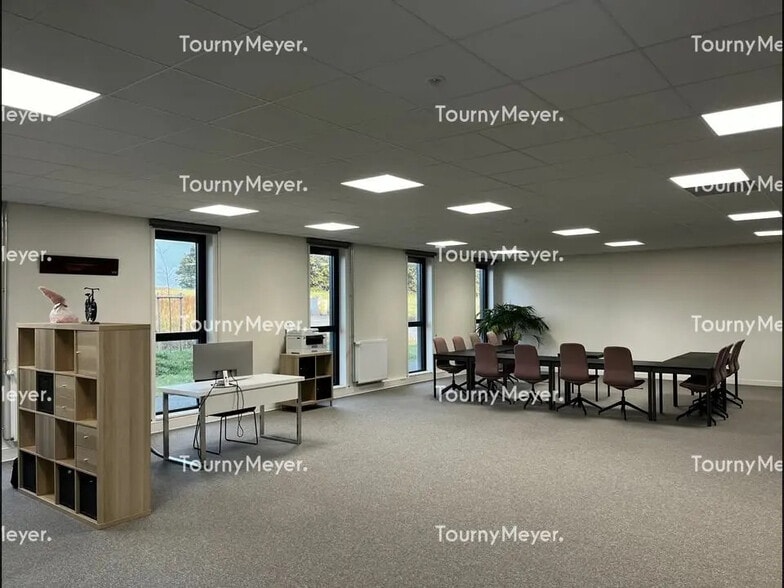 Office in Thorigné-Fouillard for lease - Interior Photo - Image 3 of 5
