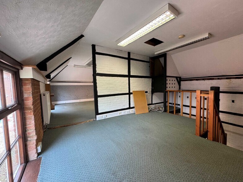 7 Winchester St, Botley for lease - Building Photo - Image 2 of 9