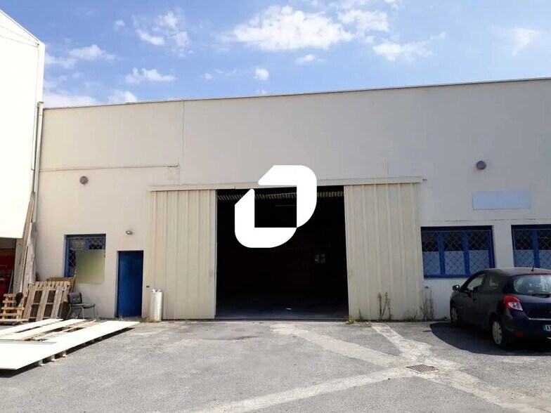 Industrial in Bruges for lease - Building Photo - Image 1 of 6