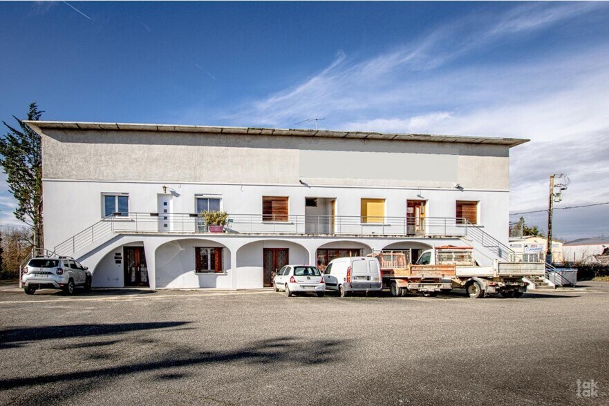 Flex in Montauban for lease - Building Photo - Image 1 of 1