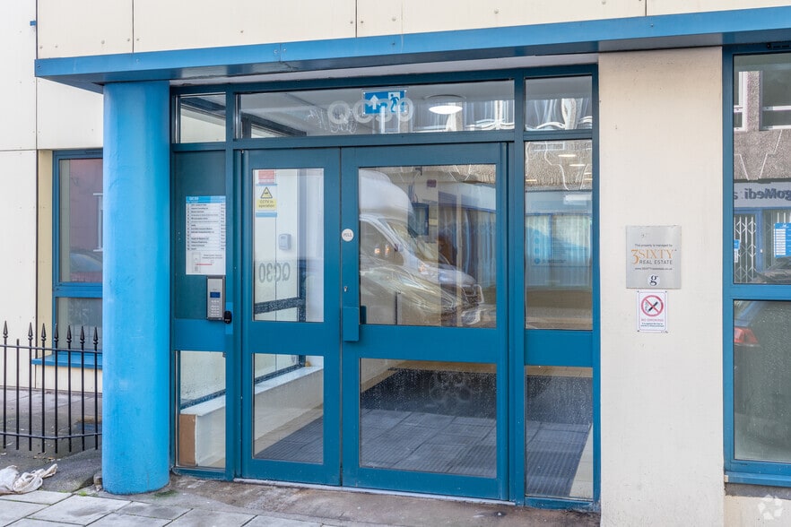 30 Queen Charlotte St, Bristol for sale - Building Photo - Image 2 of 16