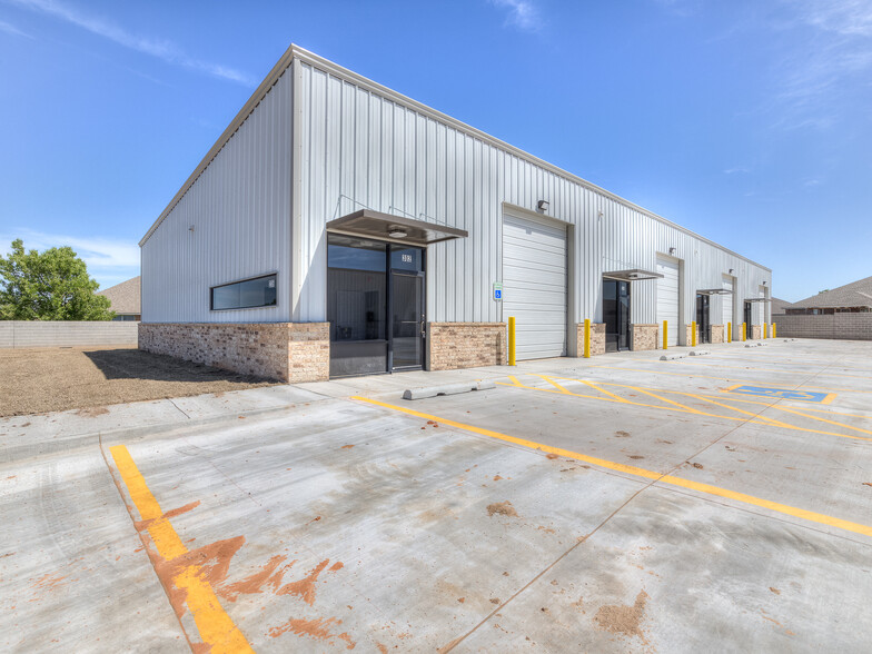 200 Chisholm Trail, Mustang, OK for lease - Building Photo - Image 1 of 39