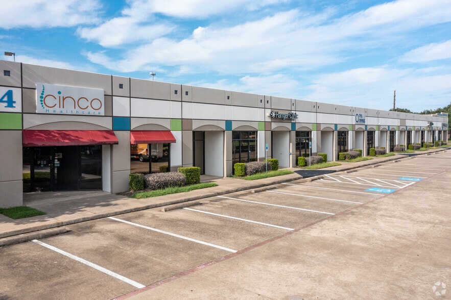 1718 N Fry Rd, Houston, TX for lease - Primary Photo - Image 3 of 4