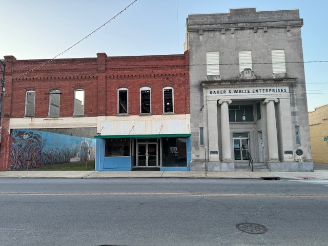 122-126 W Main St, Williamston, NC for sale - Building Photo - Image 1 of 8