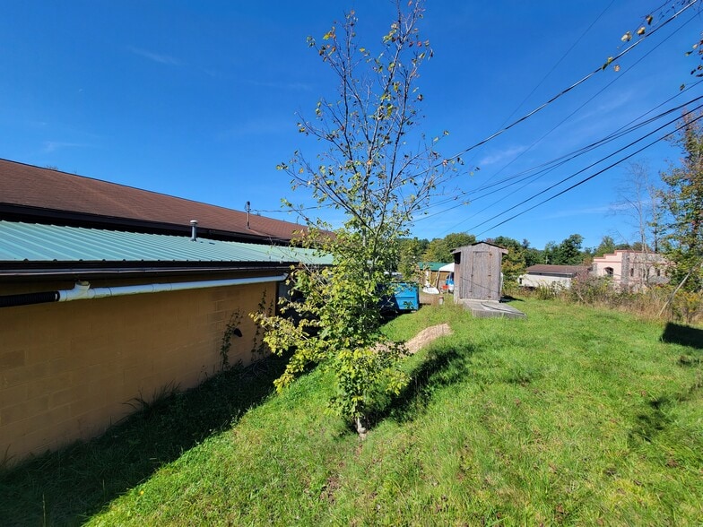 414 Milroy Grose, Lansing, WV for sale - Building Photo - Image 2 of 34
