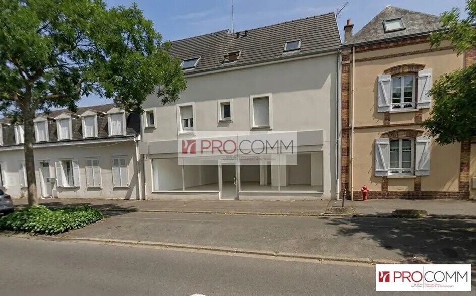 Retail in Luisant for lease - Building Photo - Image 1 of 7