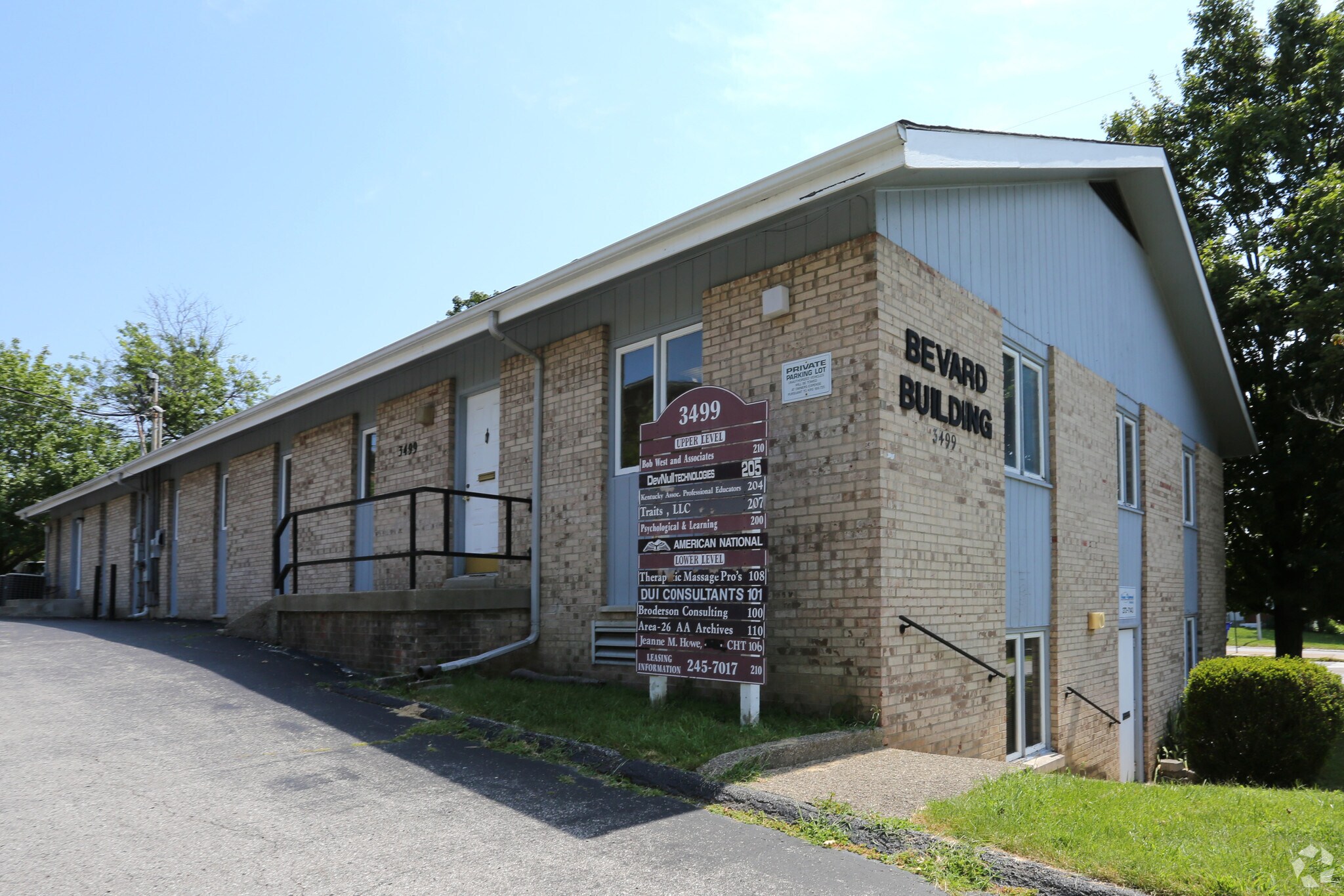 3499 Lansdowne Dr, Lexington, KY for sale Primary Photo- Image 1 of 1