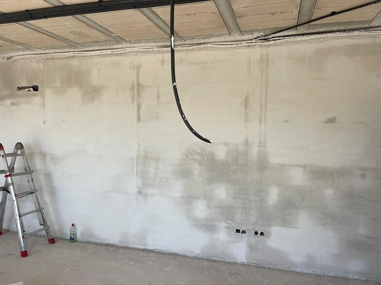 Land in for sale - Interior Photo - Image 2 of 6