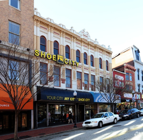315-319 W Lexington St, Baltimore, MD for lease - Building Photo - Image 2 of 5