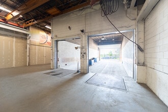 2650 W Fulton St, Chicago, IL for lease Interior Photo- Image 1 of 9