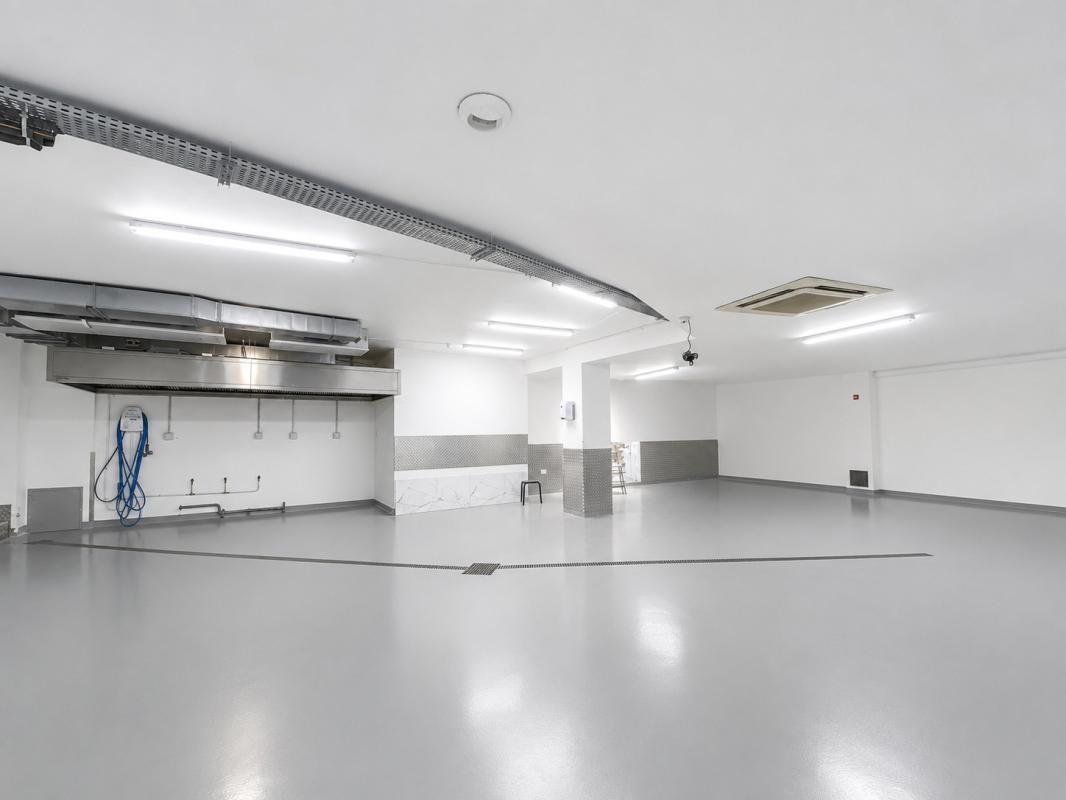 Retail in Paris for lease Building Photo- Image 1 of 7