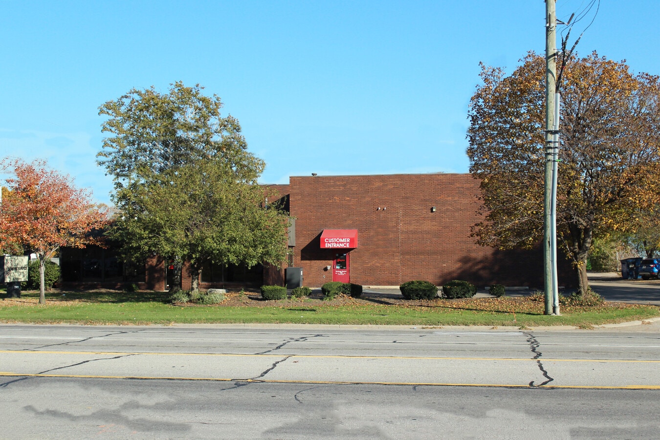 13400 Newburgh Rd, Livonia, MI 48150