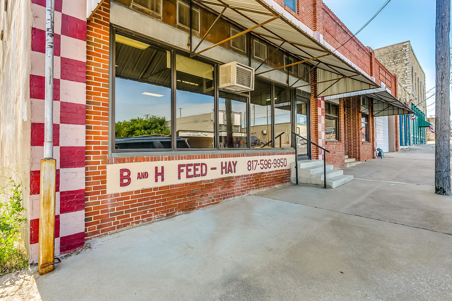 310 N Main St, Weatherford, TX for sale Primary Photo- Image 1 of 114