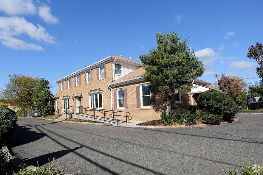 1034 Marlton Pike E, Cherry Hill, NJ for lease - Primary Photo - Image 1 of 7