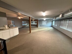 111 E Commercial St, Broken Arrow, OK for lease Interior Photo- Image 1 of 2